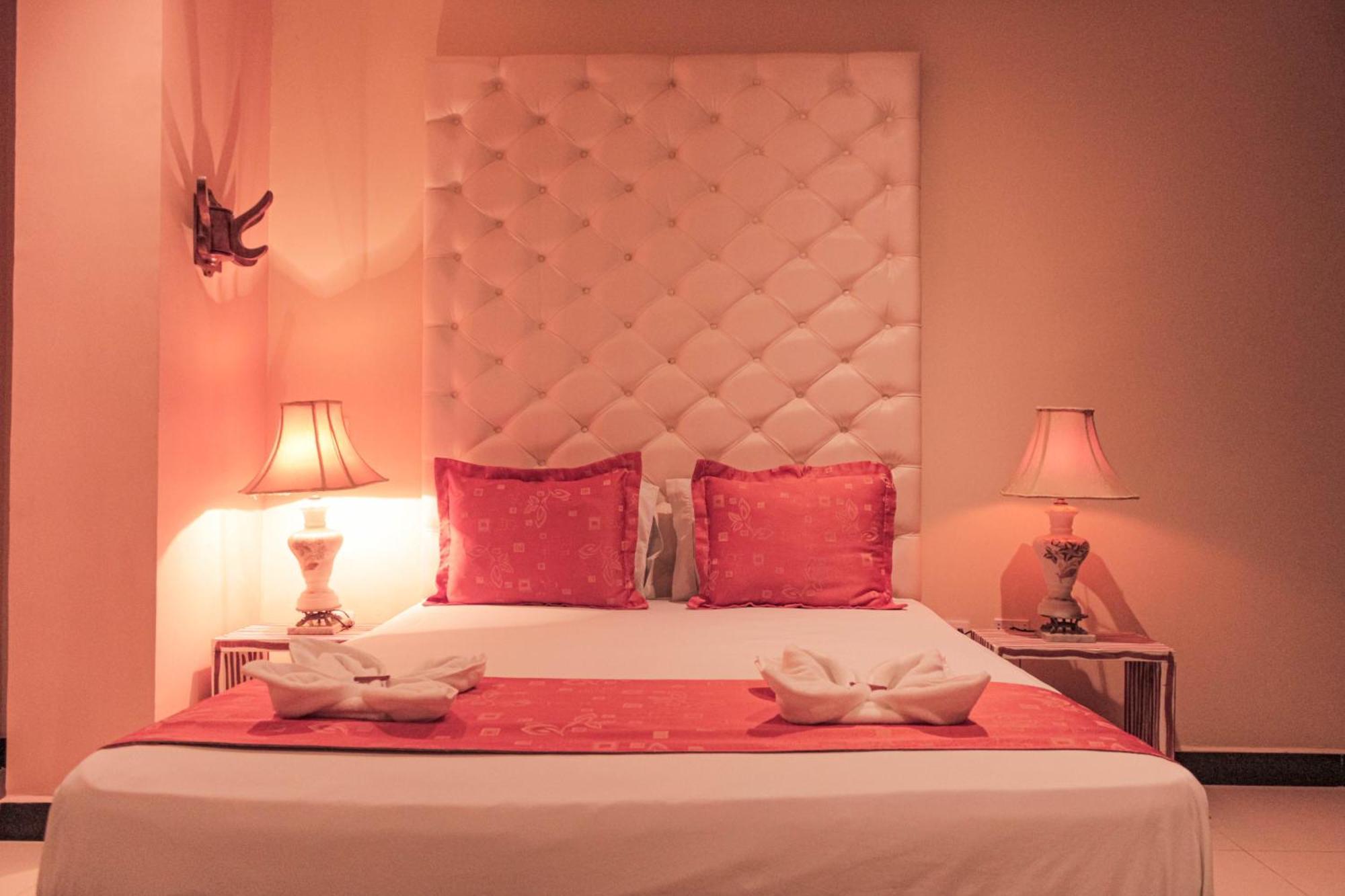 Hotel Plaza Garibaldi Caldas Esterno foto